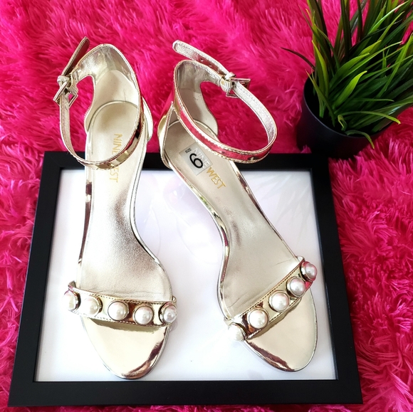 WOMEN'S HEELS - Picture 5 of 6